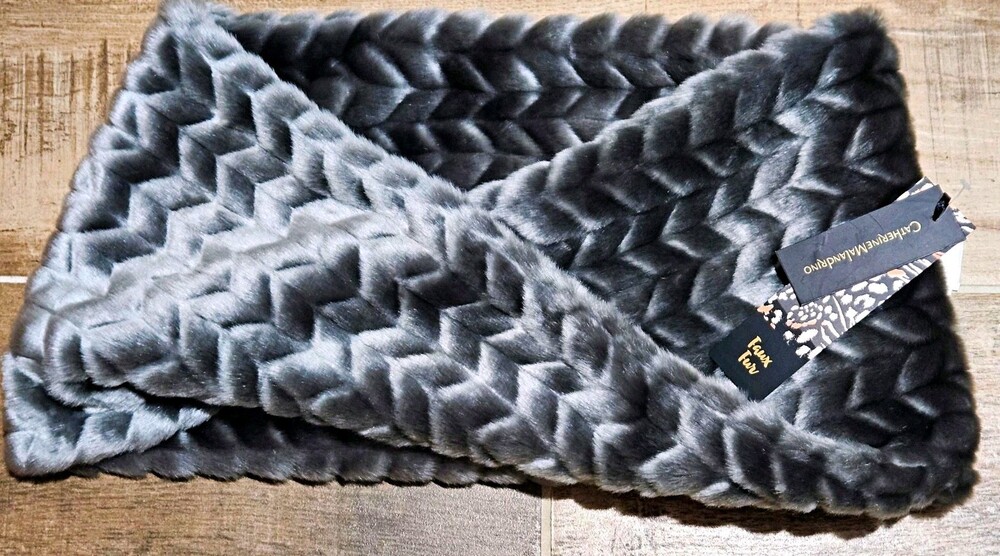 Catherine Malandrino Women’s Gray/Black Faux Fur Geometric Rectangle Scarf